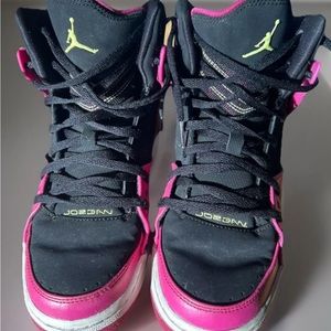 Jordan Kids size 6 Black and Pink Sneakers